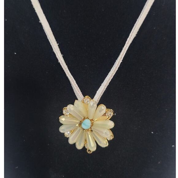 Serefina Anthropologie Necklace Floral Pendant Adjustable Yie Necklace NWOT Boho - Picture 2 of 4